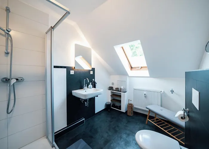 Janks I 11a-n5 I Dachgeschosswohnung Lejlighed